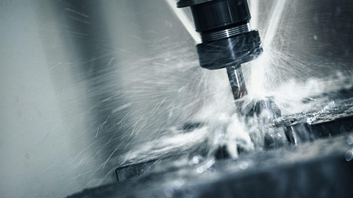 Peças de Reposição Usinadas Quando Fabricar em Vez de Comprar Pronto